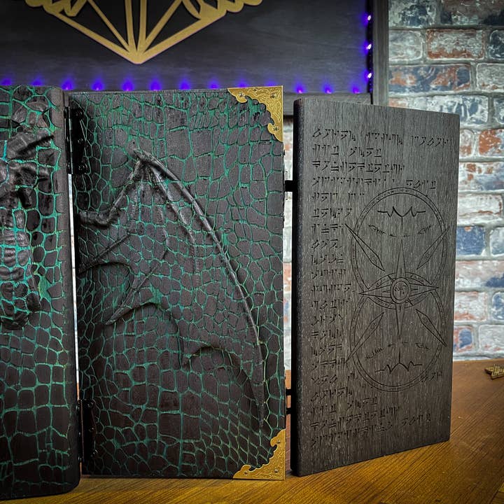 Fandomonium - Wholesale Board Game - Book Of The Black Dragon Dungeon Master Screen5