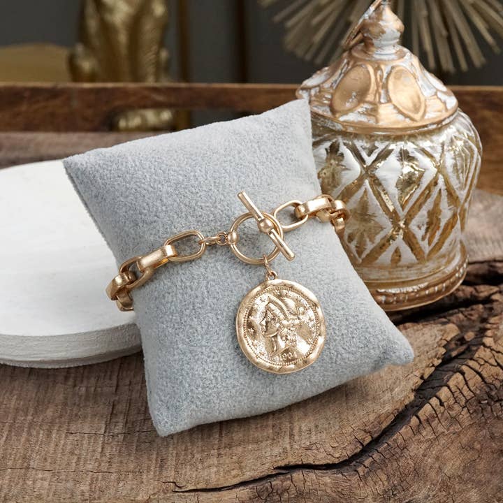 PennyLine inc - Vente Bracelets à breloques/pendentifs - Bracelet à maillons avec fermoir à bascule et breloque pièce – Urban Token8