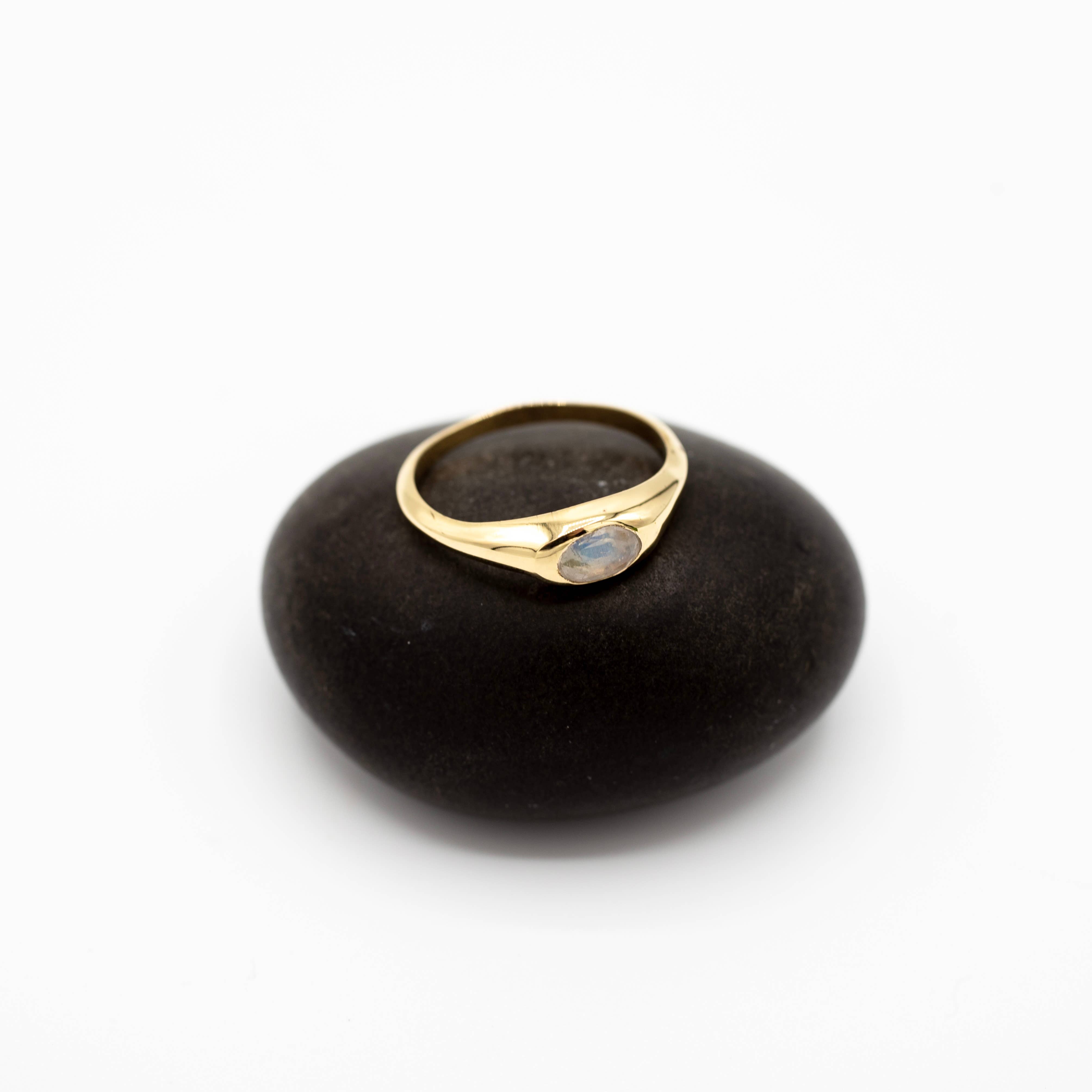 Baizaar - Wholesale Ring met een steen/solitaire ring - Eenvoudige Messing Maansteen Zegelring4