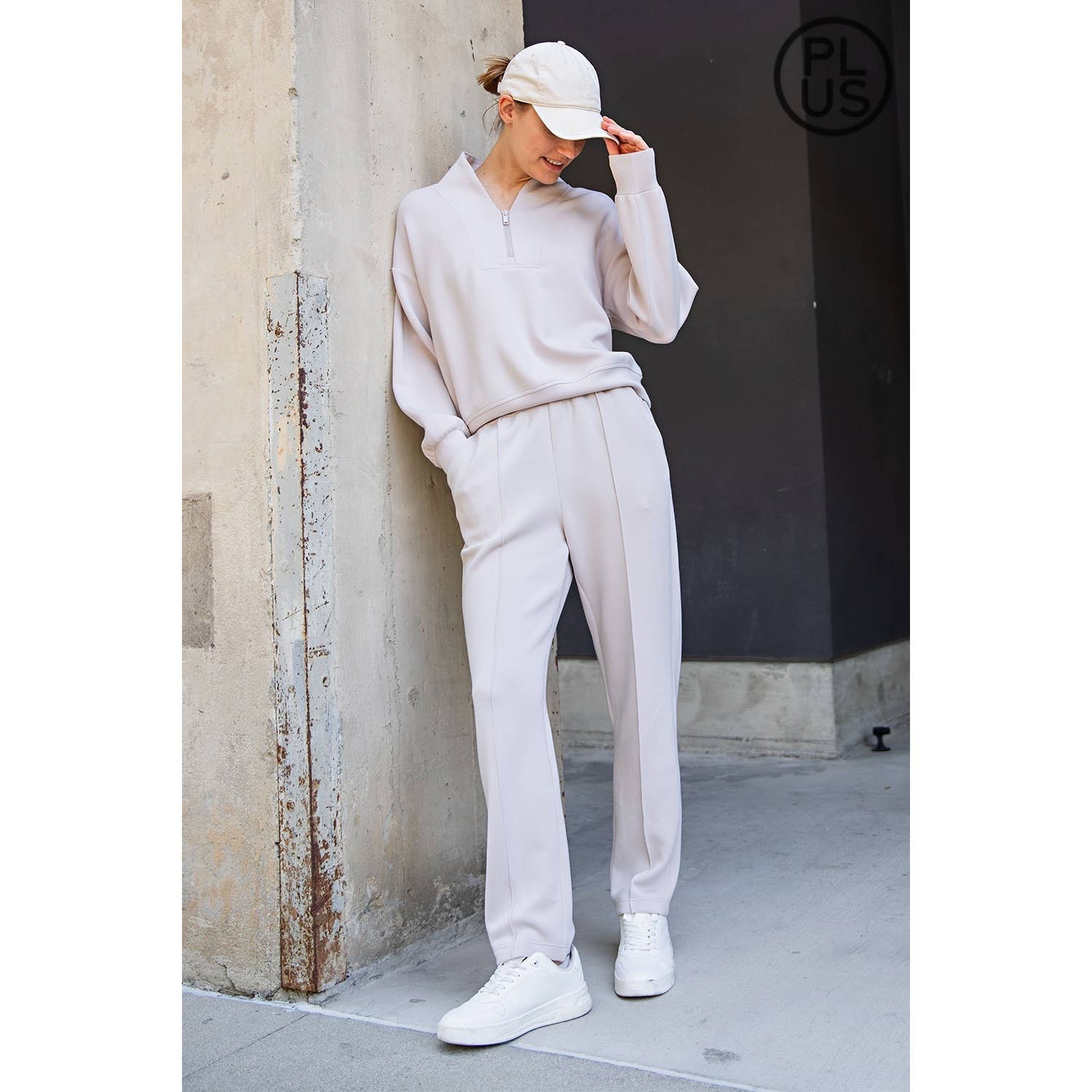 Rae Mode - Wholesale Broek - Dames - PLUS SIZE MODAL SCUBA PINTUCK BROEK15