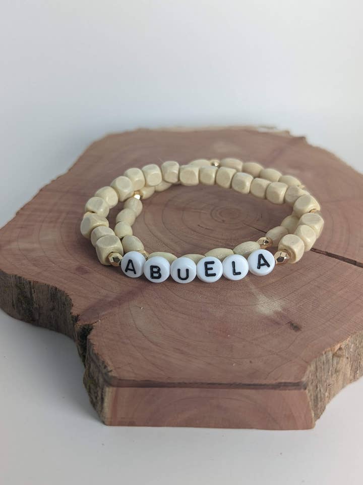 Ensemble de bracelets en bois diffuseur Abuela | Cadeau pour la fête des mères pour la vente par KimiJean Creations