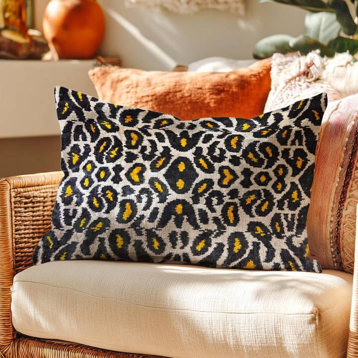 Funda de cojín de mezcla de seda bohemia de terciopelo ikat leopardo para venta al por mayor de Samarra Home