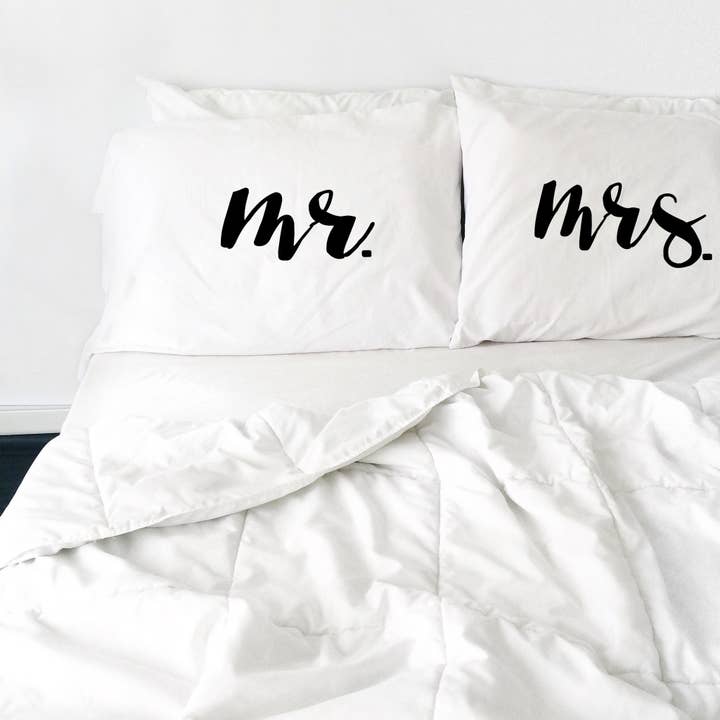 Oh, Susannah - Wholesale Bedding Pillowcase/Sham - Mr & Mrs Couples Pillowcases (Script Font)