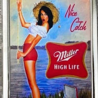 Boîte de rangement pour bière avec pin-up publicitaire pour cigarettes 100's pour la vente par Lighter King