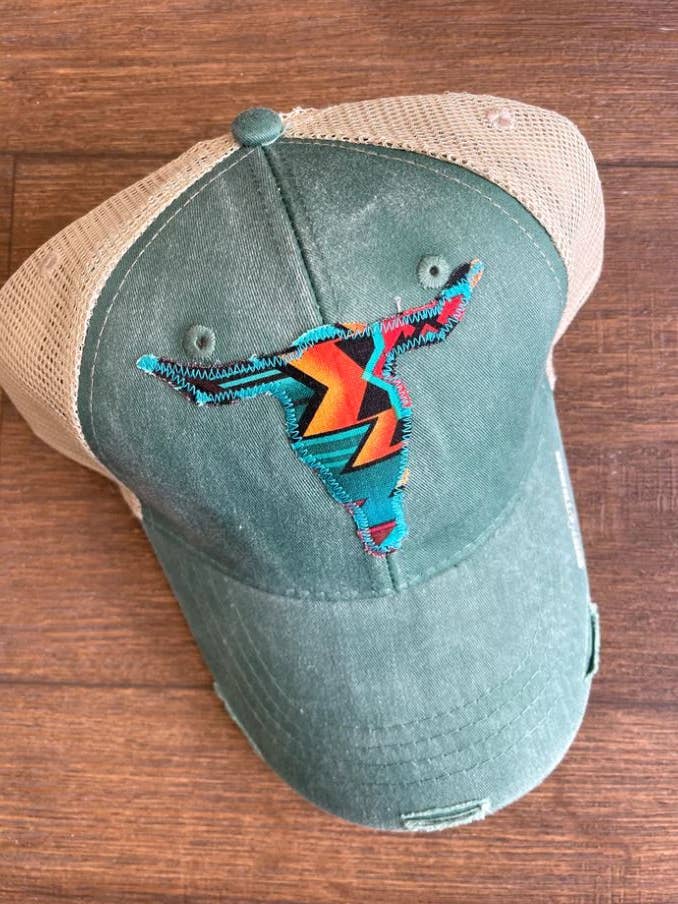 Casquettes Fuego Trucker pour la vente par Sweet Texas Treasures