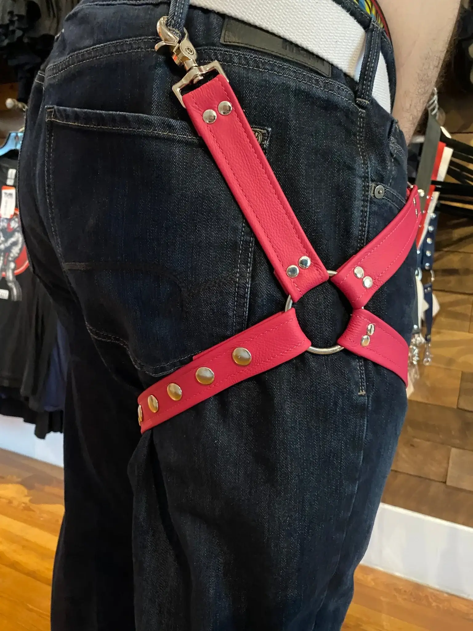 The Montrose Forge - Vente Sex toys - Harnais de jambe en cuir (disponible en 11 couleurs)6