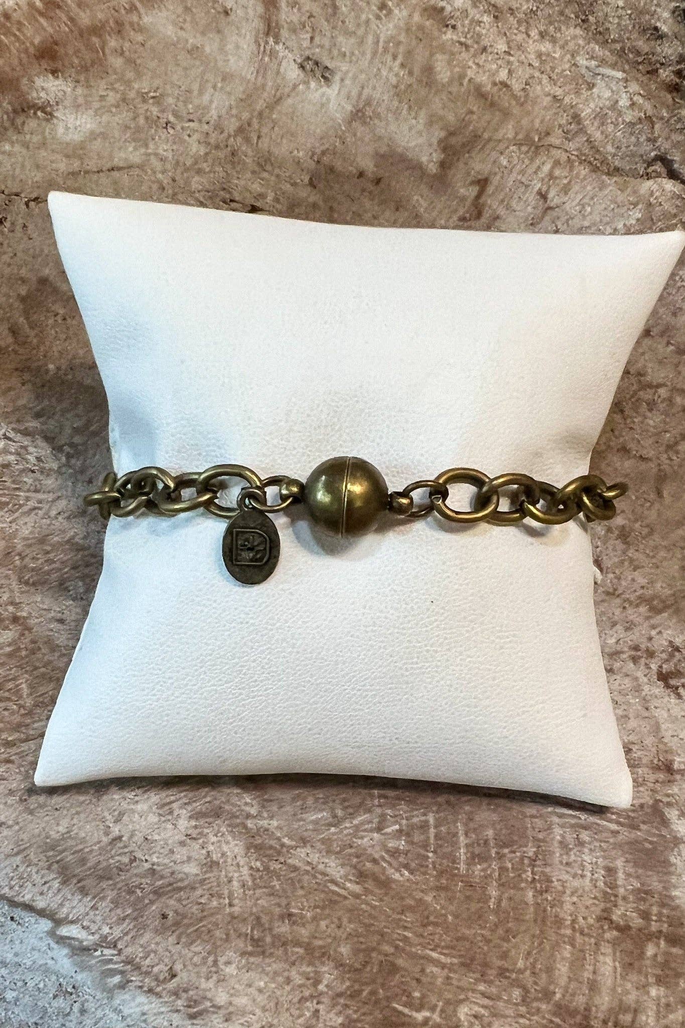 Dylan Designs - Vente Bracelets à breloques/pendentifs - Bracelet Melissa Taupe1