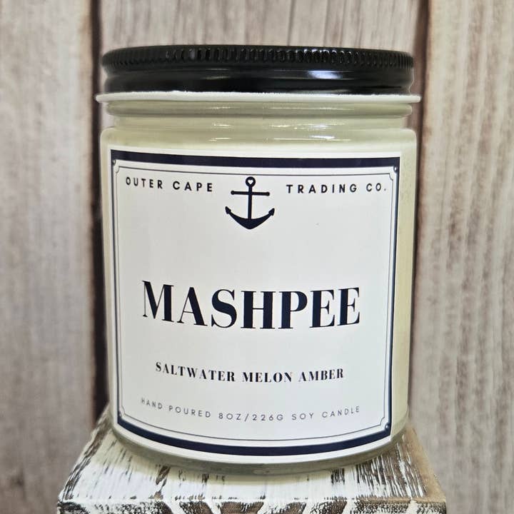 Bougie en cire de soja avec mèche en bois crépitante en gros de Mashpee Cape Cod pour la vente par Outer Cape Trading Company