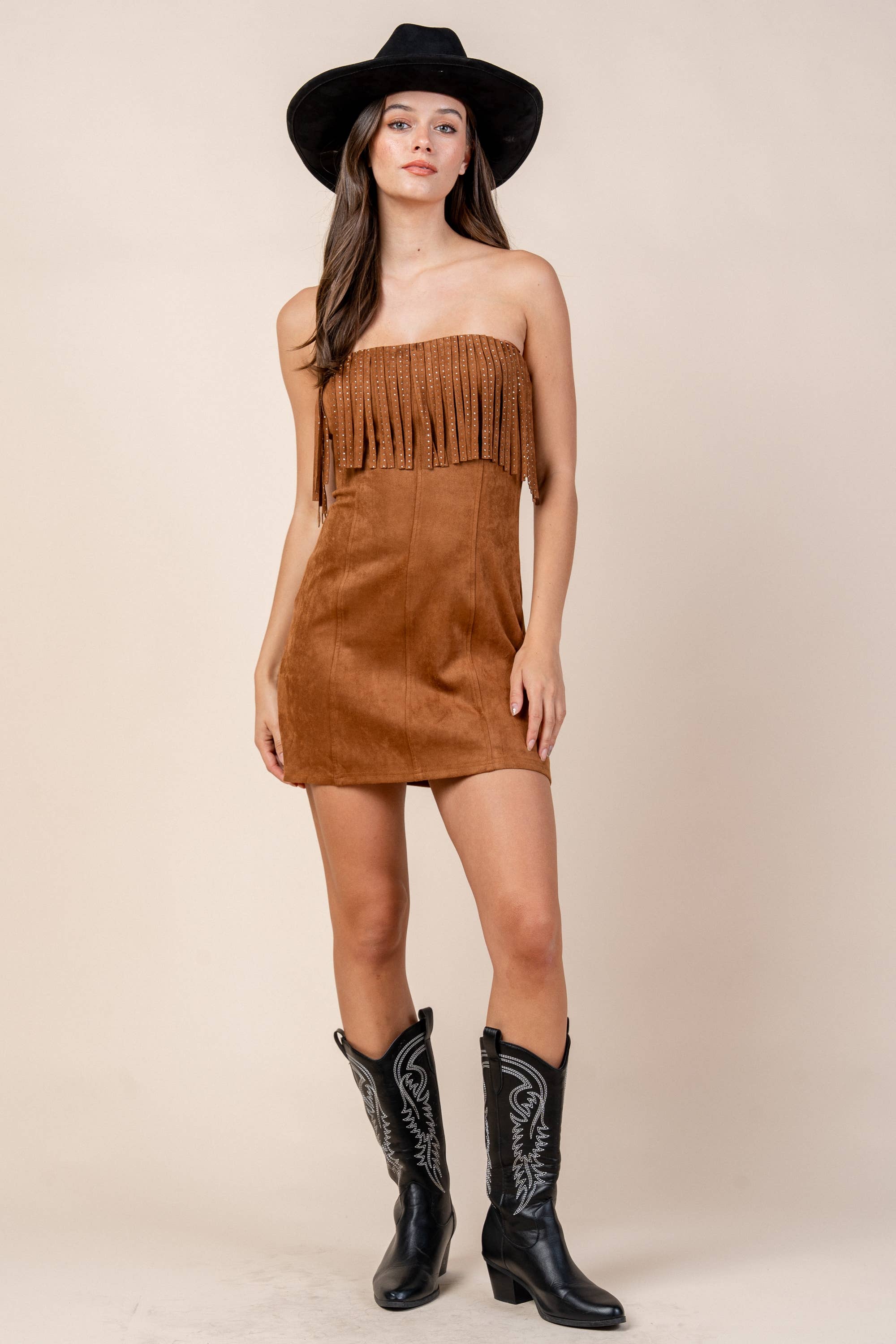 MARRON CD30251N / ROBE COURTE TUBE EN DAIM PIERRE AVEC FRANGES en vente sur Faire4