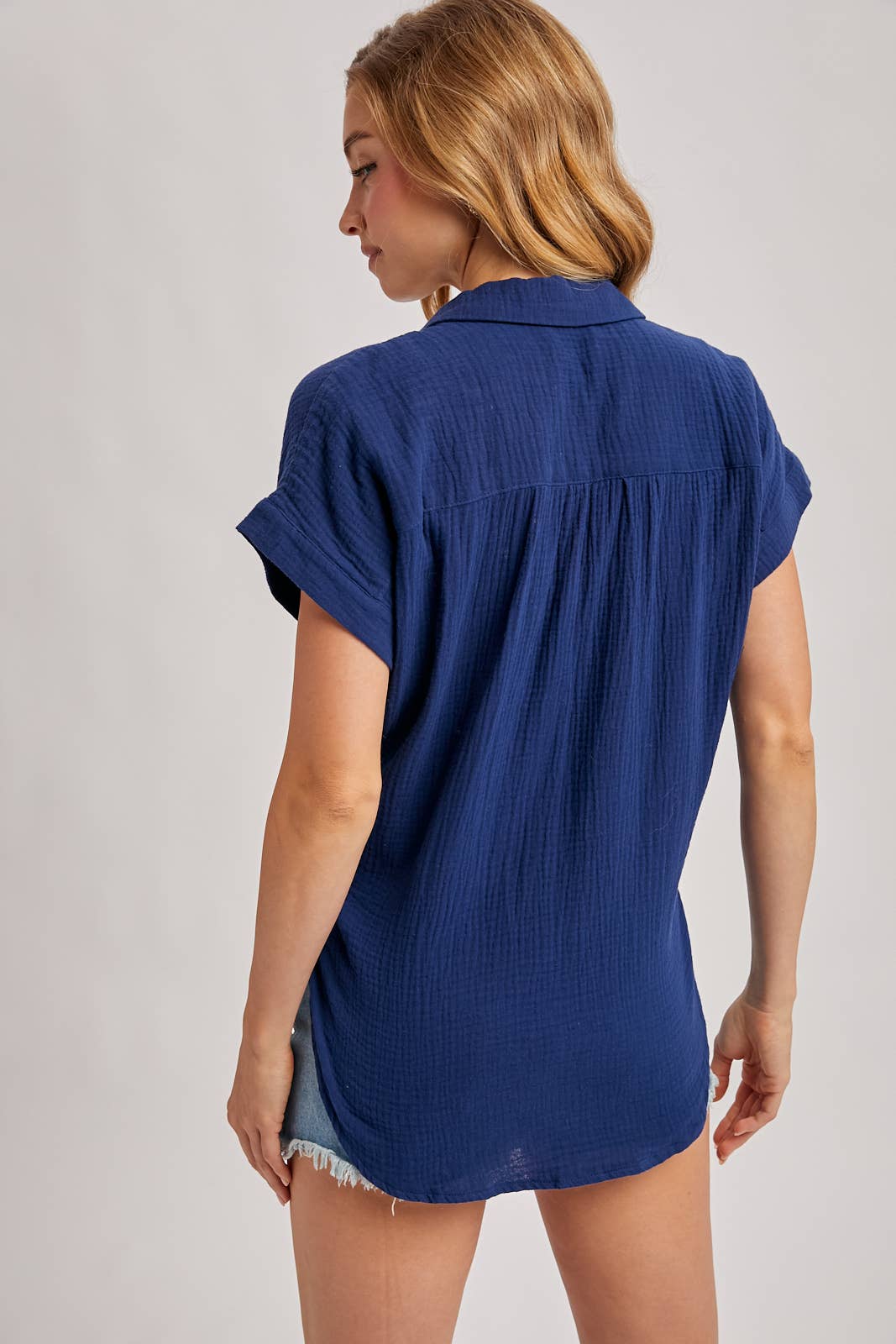 Bluivy – Großhandel Hemd mit Button-down-Kragen – Damen – Essentielles Baumwollhemd mit Knopfleiste45