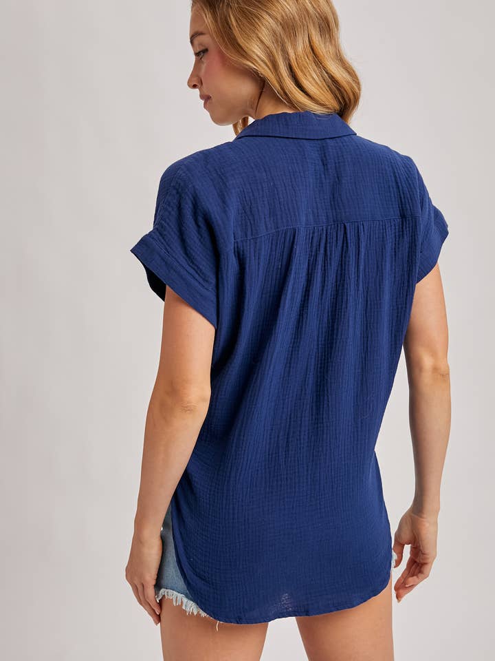 Bluivy – Camisa com botões no colarinho – Mulher por atacado – CAMISA ESSENCIAL BOTÃO UP ALGODÃO45