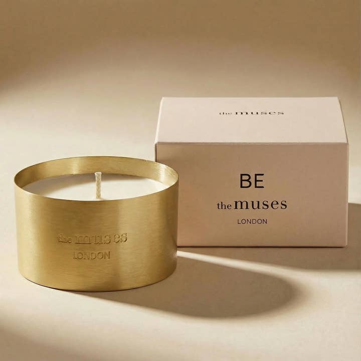 BE Luxe Geurkaars | Groene Bloemige Kaars 110g/ 3.8oz voor wholesale door The Muses London