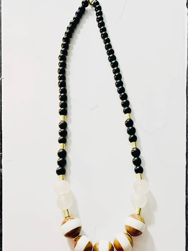 Tanzania Træ & knogle kugle perle glas perle halskæde - sort for engroshandel hos GentrybyJenna