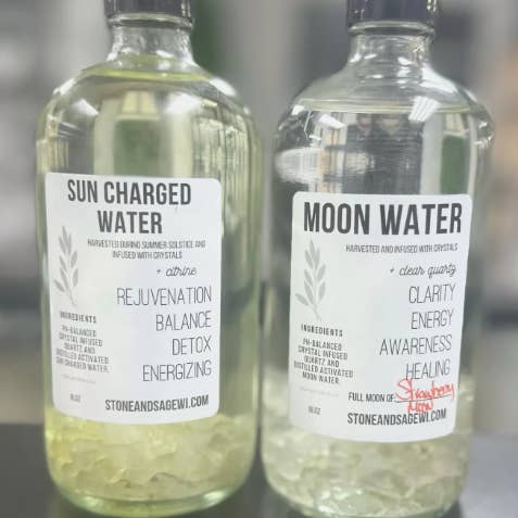 ERTH World Corp DBA Stone+Sage - Vendita all'ingrosso Attrezzatura per meditazione - Rituale di pulizia con cristalli del solstizio d'estate con acqua caricata dal sole 1