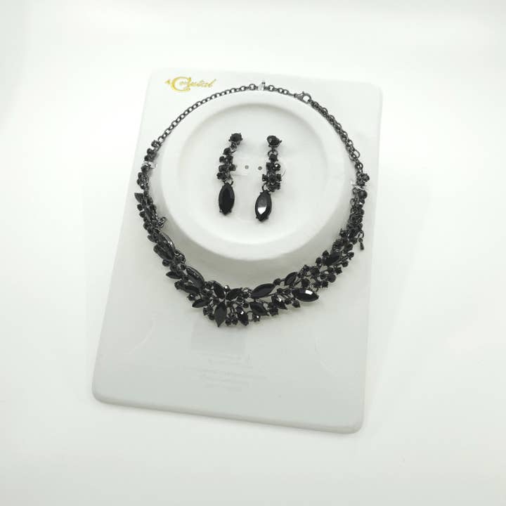 TAPA fashion - Vendita all'ingrosso Parure di gioielli - Set Collana e Orecchini di Cristallo FJN366 (1PC)1