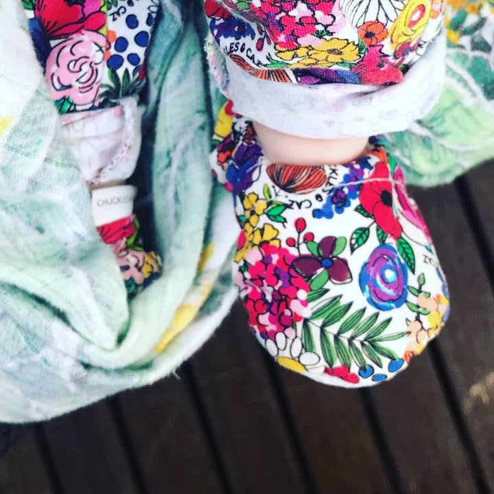 Super Floral Babyslofjes voor wholesale door Chuckles & Caz