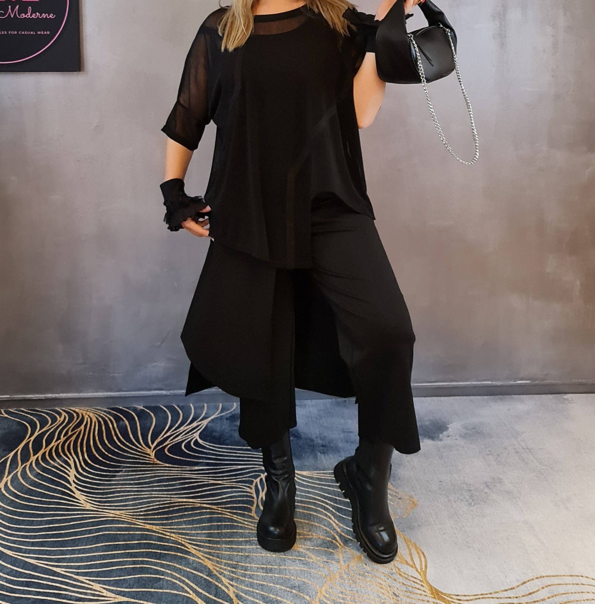 Simple Moderne – Großhandel T-Shirt – Damen – Simple Moderne Street Punk T-Shirt mit unregelmäßigem Design10