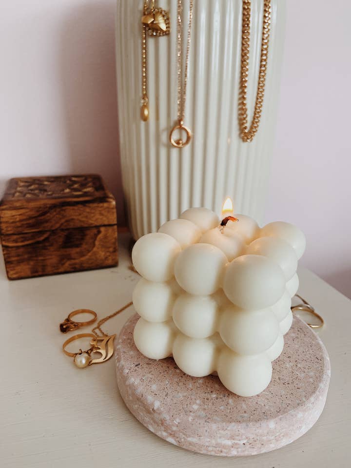 Astraeus for wholesale by Cavendish Ave.