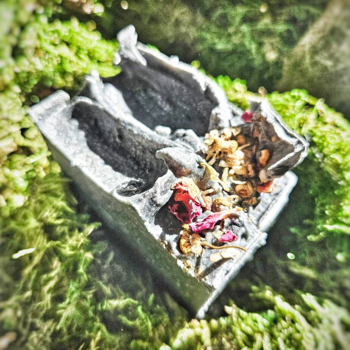 Heart of Gold Apothecary - Wholesale Bar Soap - Obsidian Exfoliating Soap Bar ~ Tea Tree, Vanilla, Lavender & Chamomile