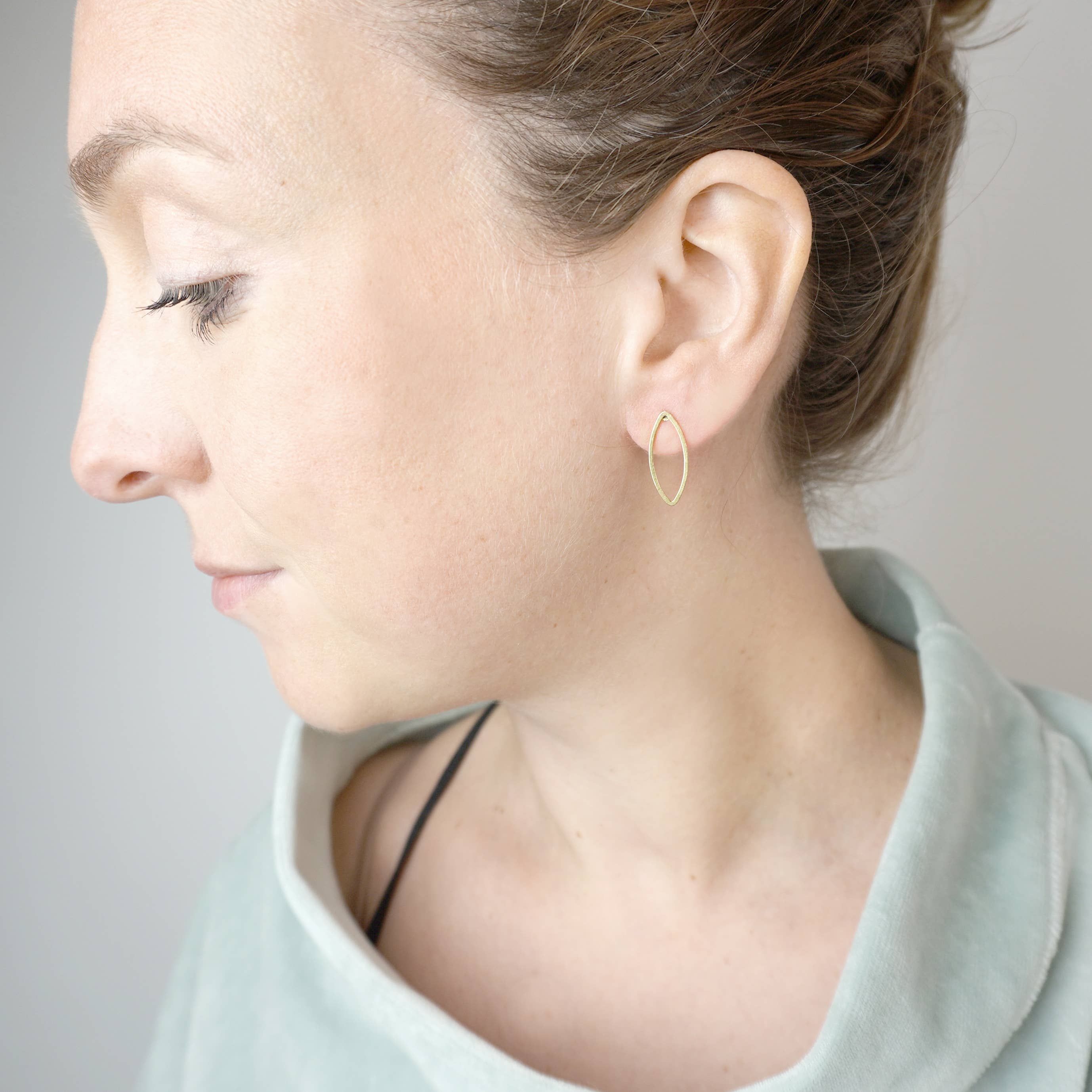 Fräulein Tapir - Venta al por mayor Pendientes de botón/aretes de poste - Pendientes de botón hoja1