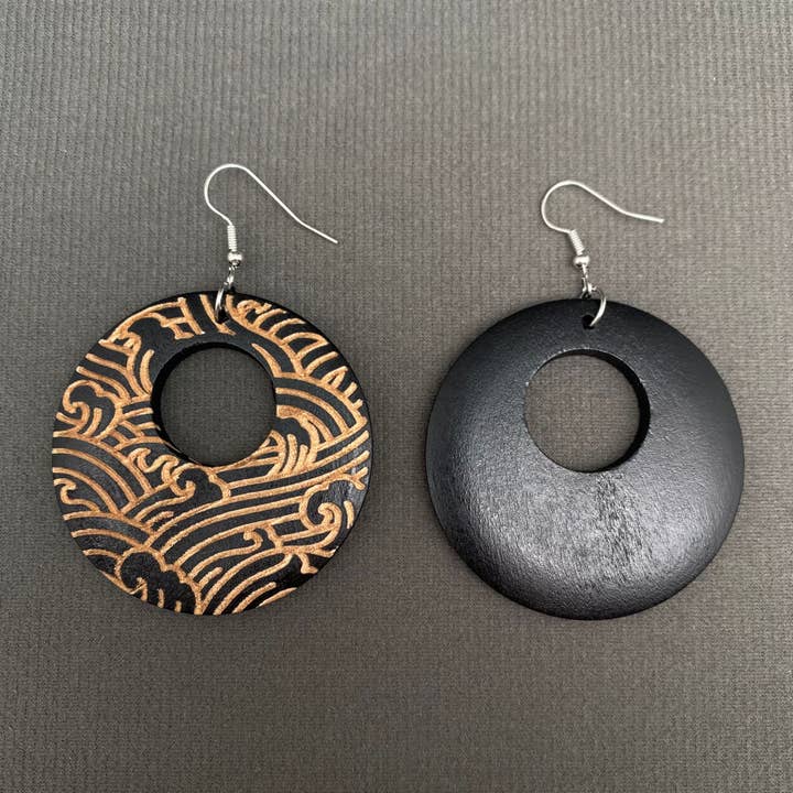 Mio Queena - Wholesale Dangle Earrings - Carving Pattern Wooden Round Dangle Earrings10