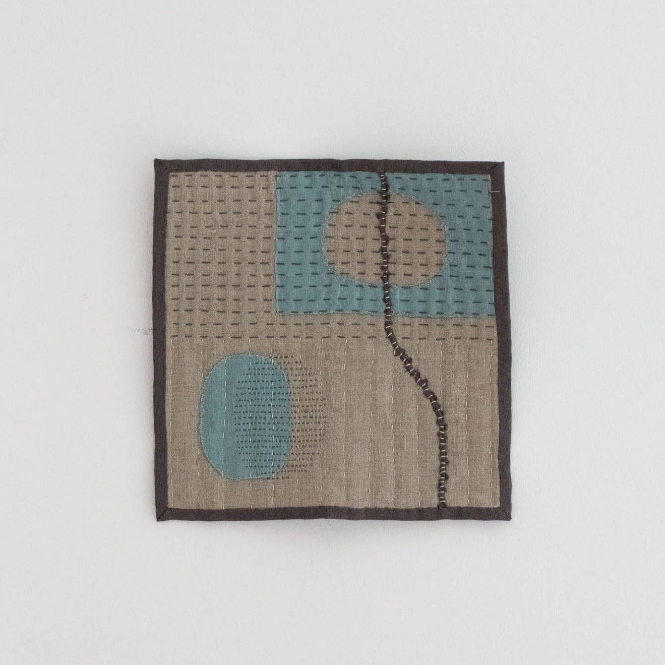 Helen Round - hand printed linen (US Duties Paid) - Vente Kits de couture - Kit de couture mini-couette en lin cousue lentement, kit de projet de couture2