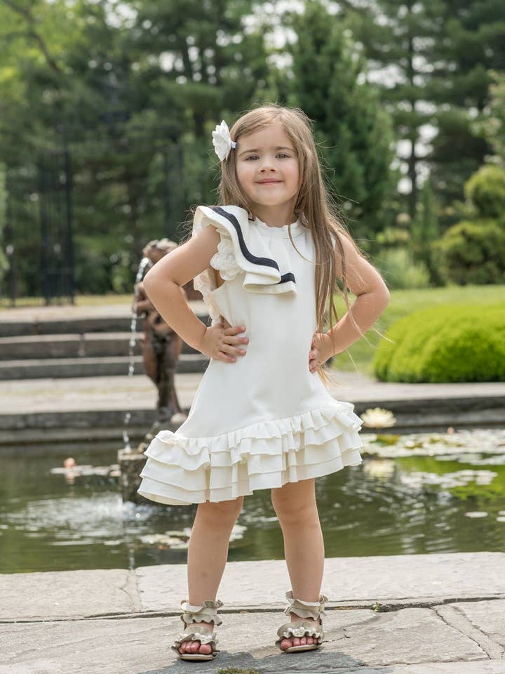 Petite Maison Kids – Großhandel Kleid – Kinder – Alex Weißes Rüschenkleid mit schwarzer Kontrastlinie2