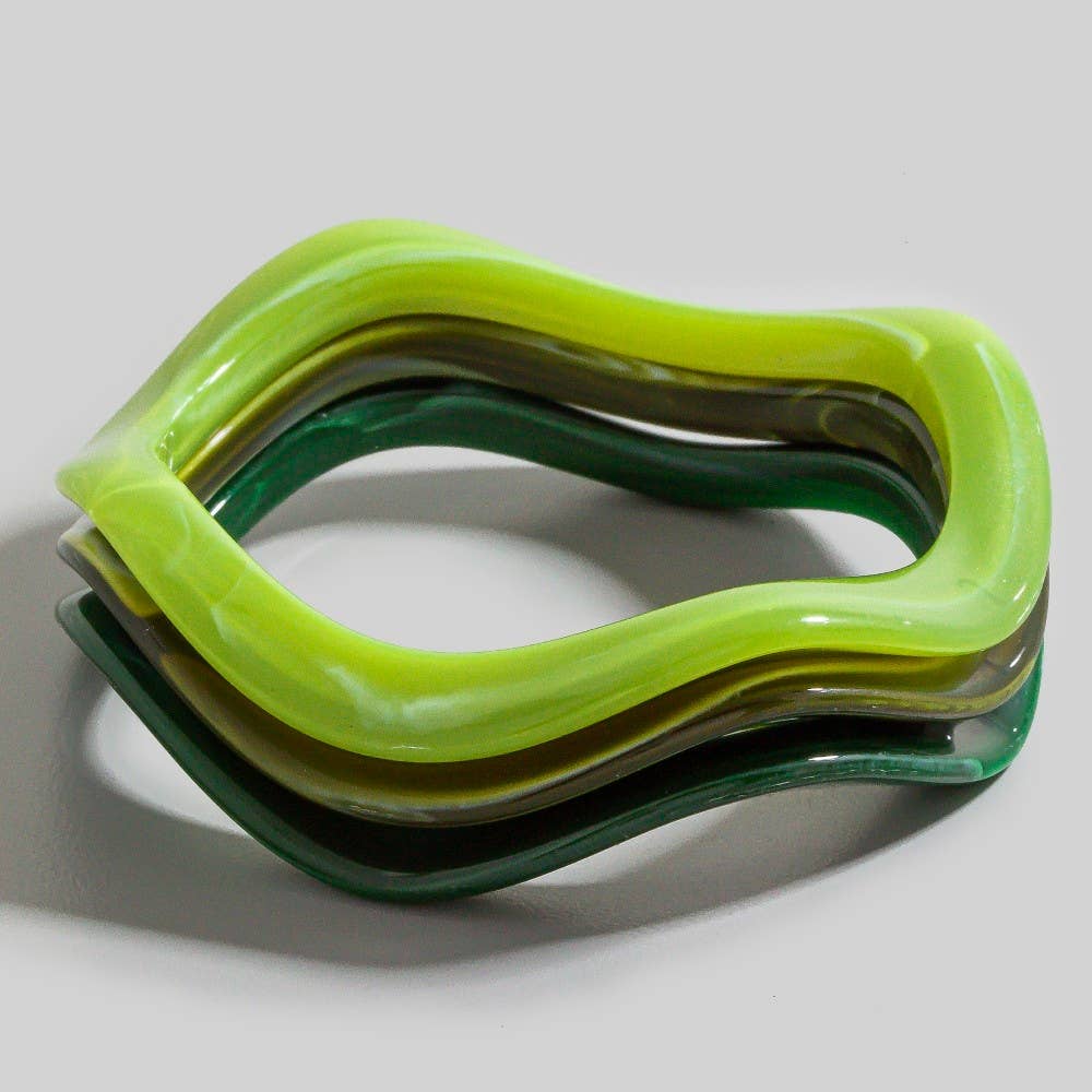 The Looks by Fame Accessories – Großhandel Perlenarmband – 3-teiliges Wellenharz-Armband-Set4