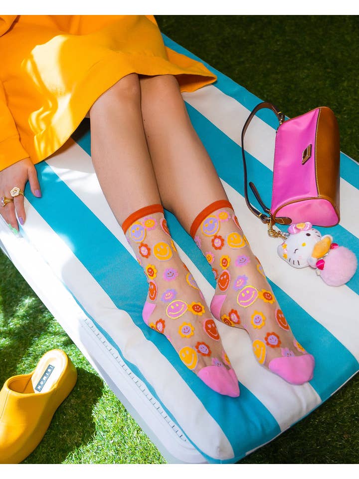 Sock Candy - Wholesale Socks - Women's - Smiley Face Daisy Sheer Crew Sock