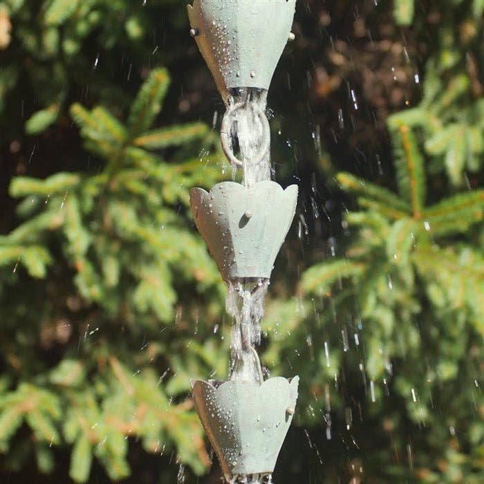 Good Directions - Wholesale Outdoor Ornament/Decor - Tulip Rain Chain Verde - 8.5 ft., with 13 Large Cups1