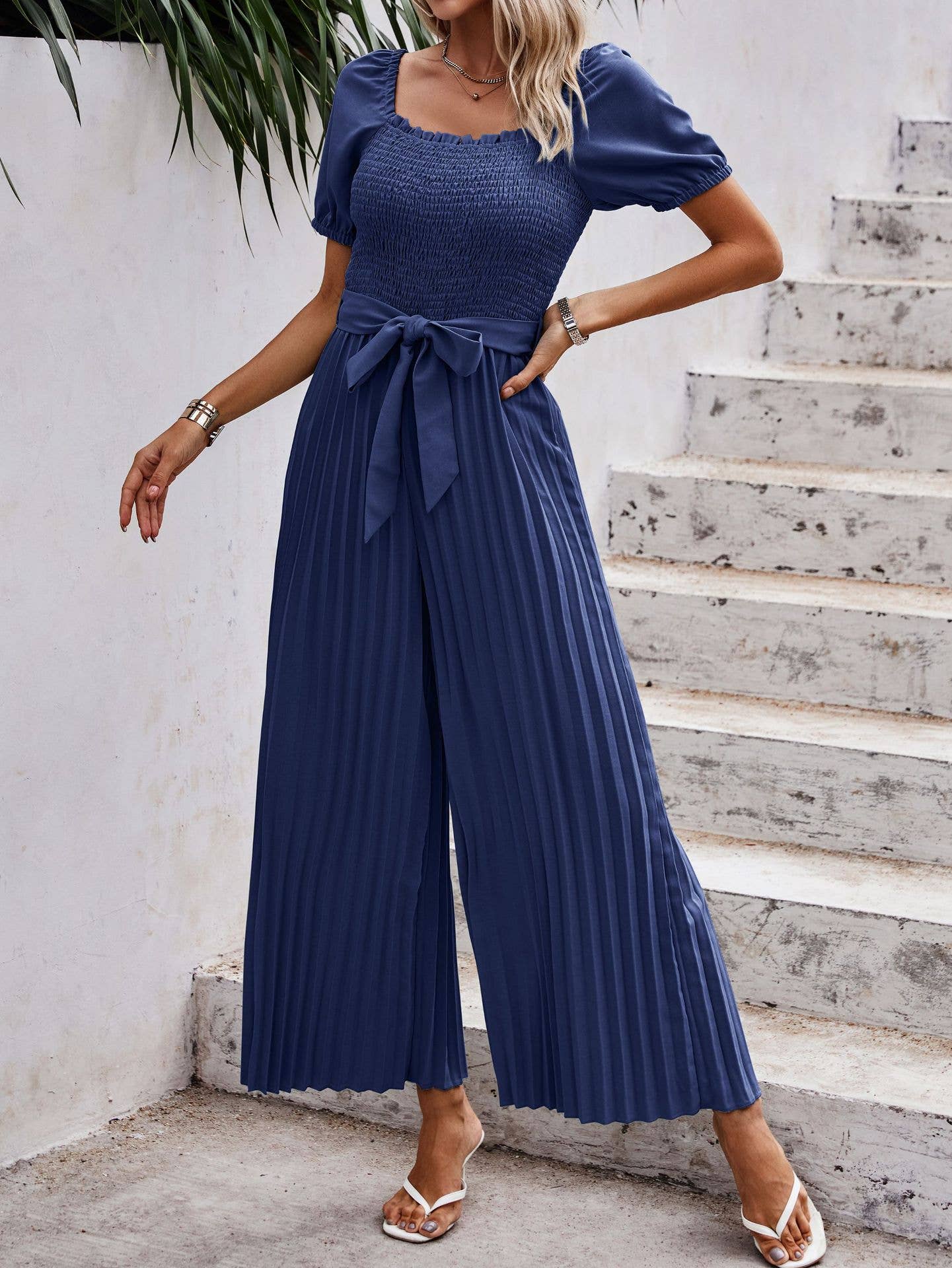 eLook – Großhandel Jumpsuit – Damen – SZ1-J6243 Gemusterter, plissierter Jumpsuit mit Gürtel10