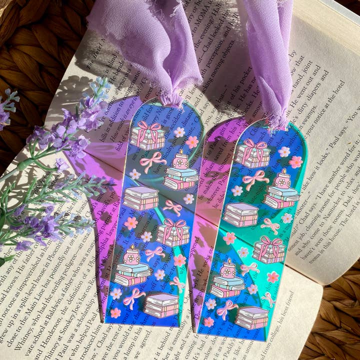 Marcapáginas holográfico iridiscente de acrílico rosa libro. para venta al por mayor de Emilee on Crafts