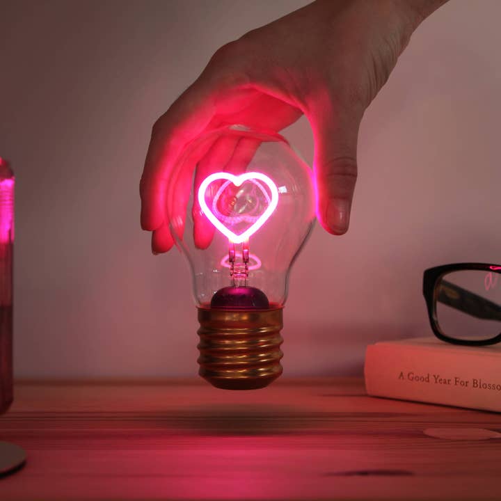 Luckies of London - Wholesale Accent/Desk Lamp - Magic Cordless Heart Lightbulb