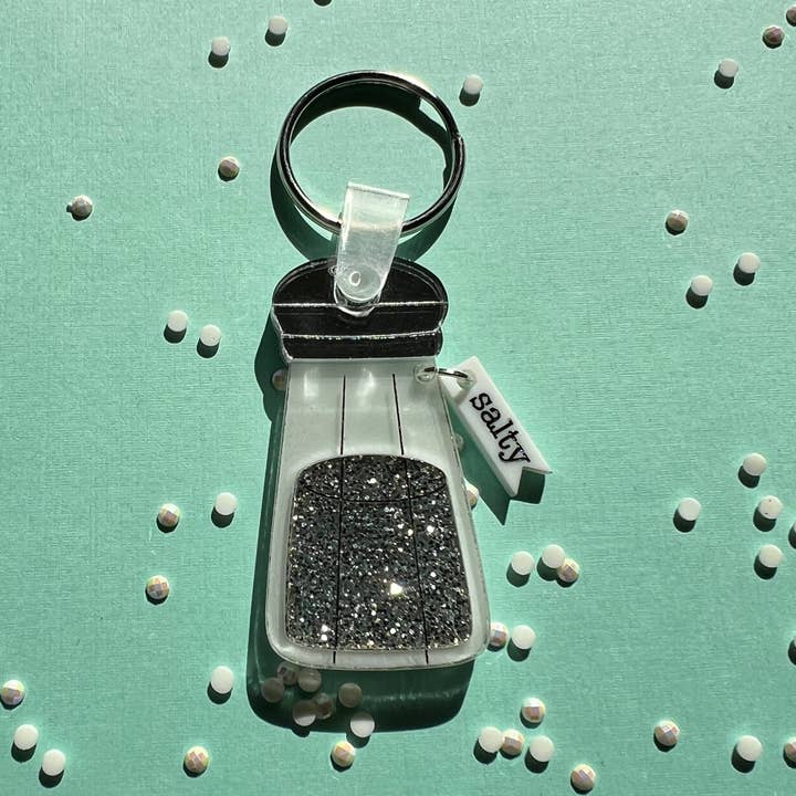 Llavero acrílico con capas «Salty» de Salt Shaker para venta al por mayor de The Sweet Squid