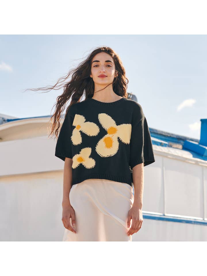 GiGi Knitwear - Vendita all'ingrosso Top in maglia - Donna - T-shirt in maglia di cotone con fiori in nero