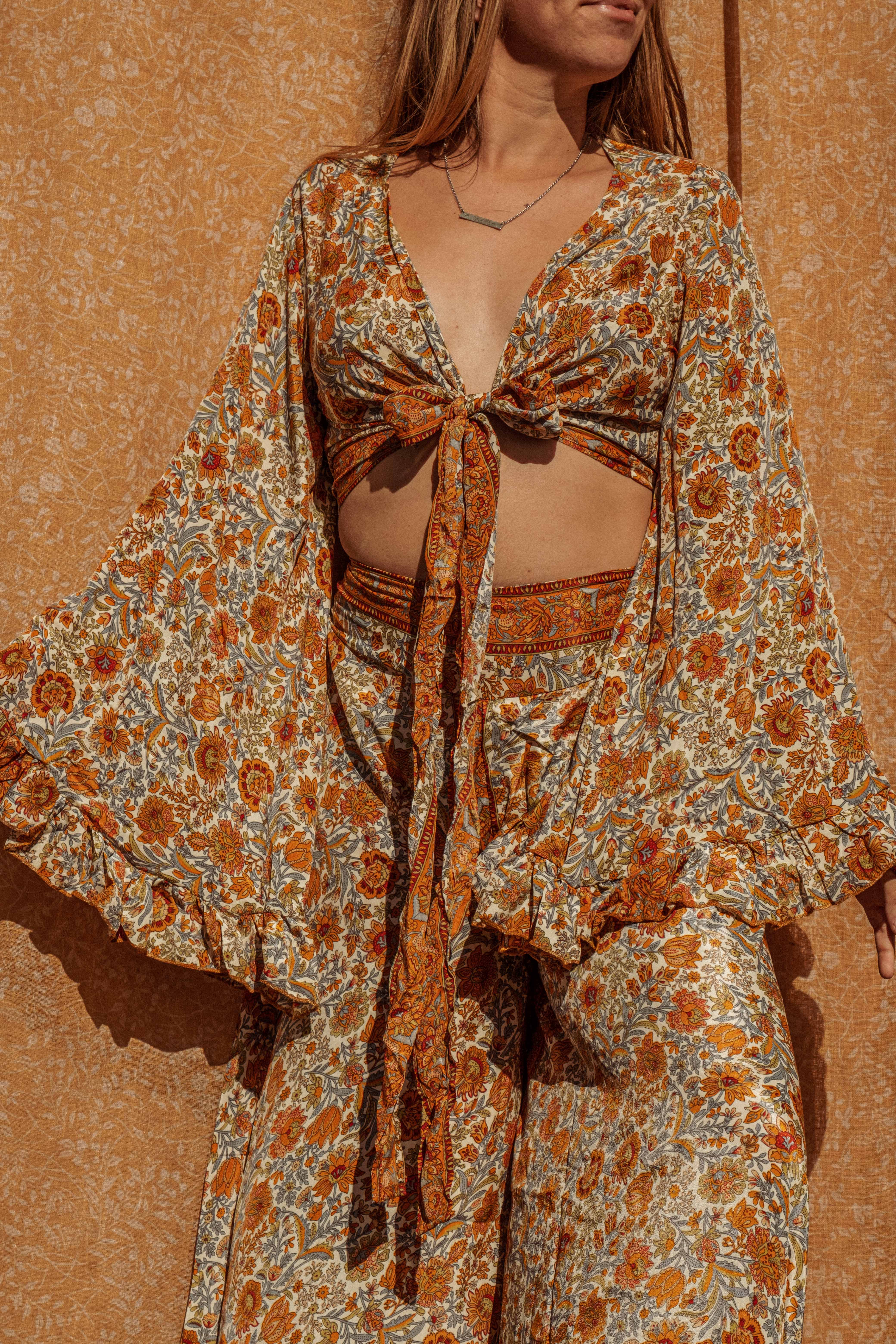 Gardenbelle Shop – Großhandel Bluse – Damen – Glockenärmel Hippie Boho Wickeloberteil, PLUS-Größe verfügbar1