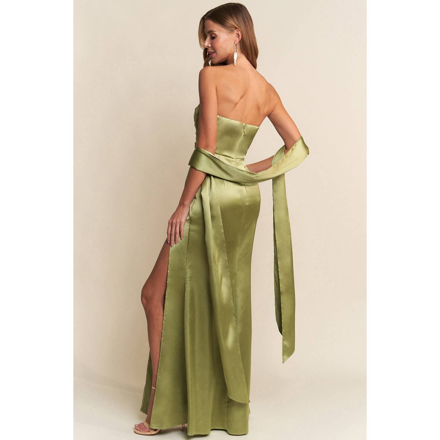 Maniju - Vendita all'ingrosso Vestito - Donna - ABITO A SIRENA SENZA SPALLINE CON SCOLLO DRITTO1