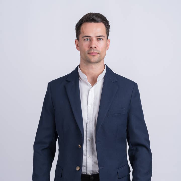 Blazer en laine bleu marine Cuchulainn pour la vente par Celtic Tweed