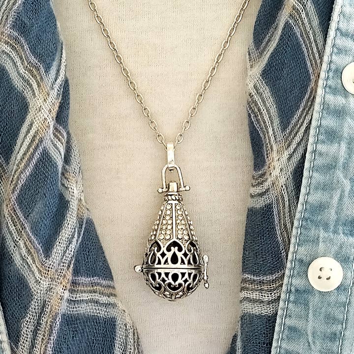 Piccadilly Pendants - Wholesale Pendant/charm necklace - Aromatherapy Diffuser Necklace, Essential Oil Locket 1