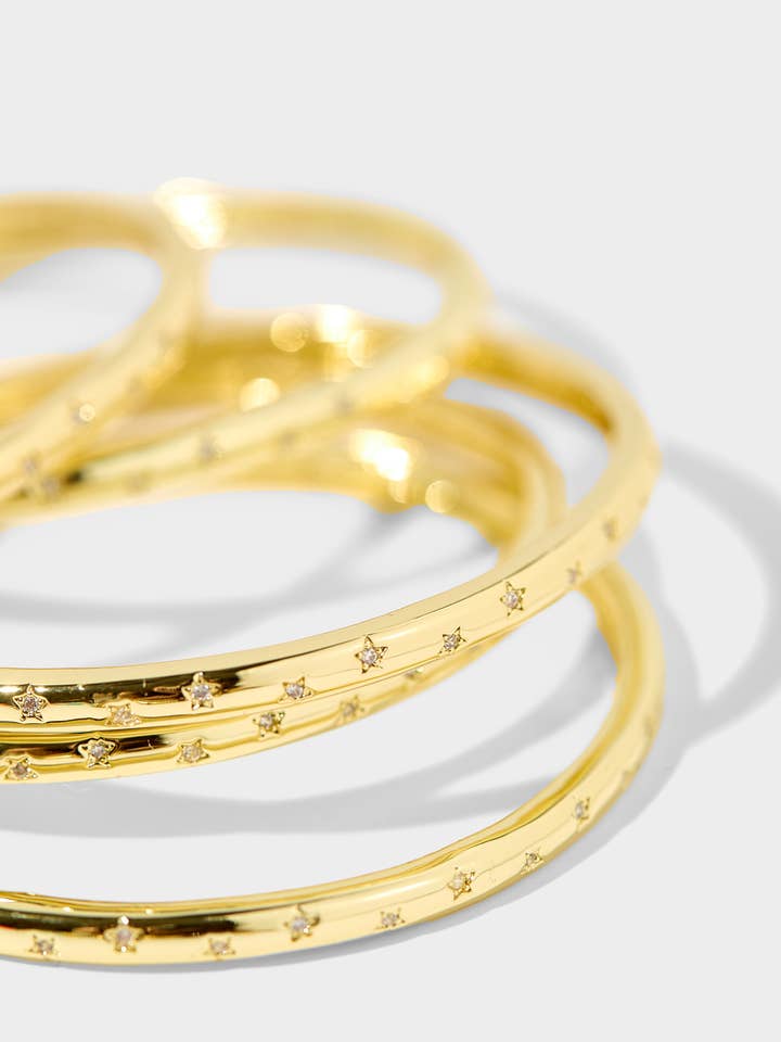 Bracciale Costellato di Stelle Holly per la vendita all'ingrosso da parte di Allie + Bess