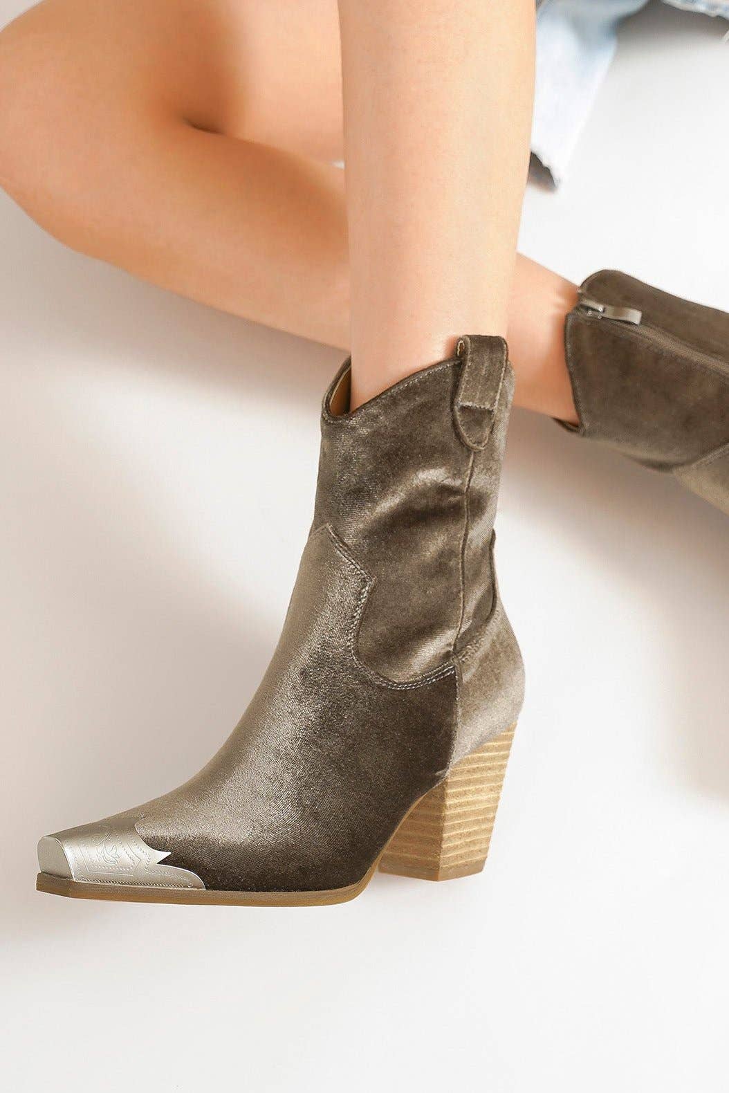 BEAST FASHION - Wholesale Cowboy Boots - Women's - DAKOTA-01-V Velvet Western Ankle Boots8