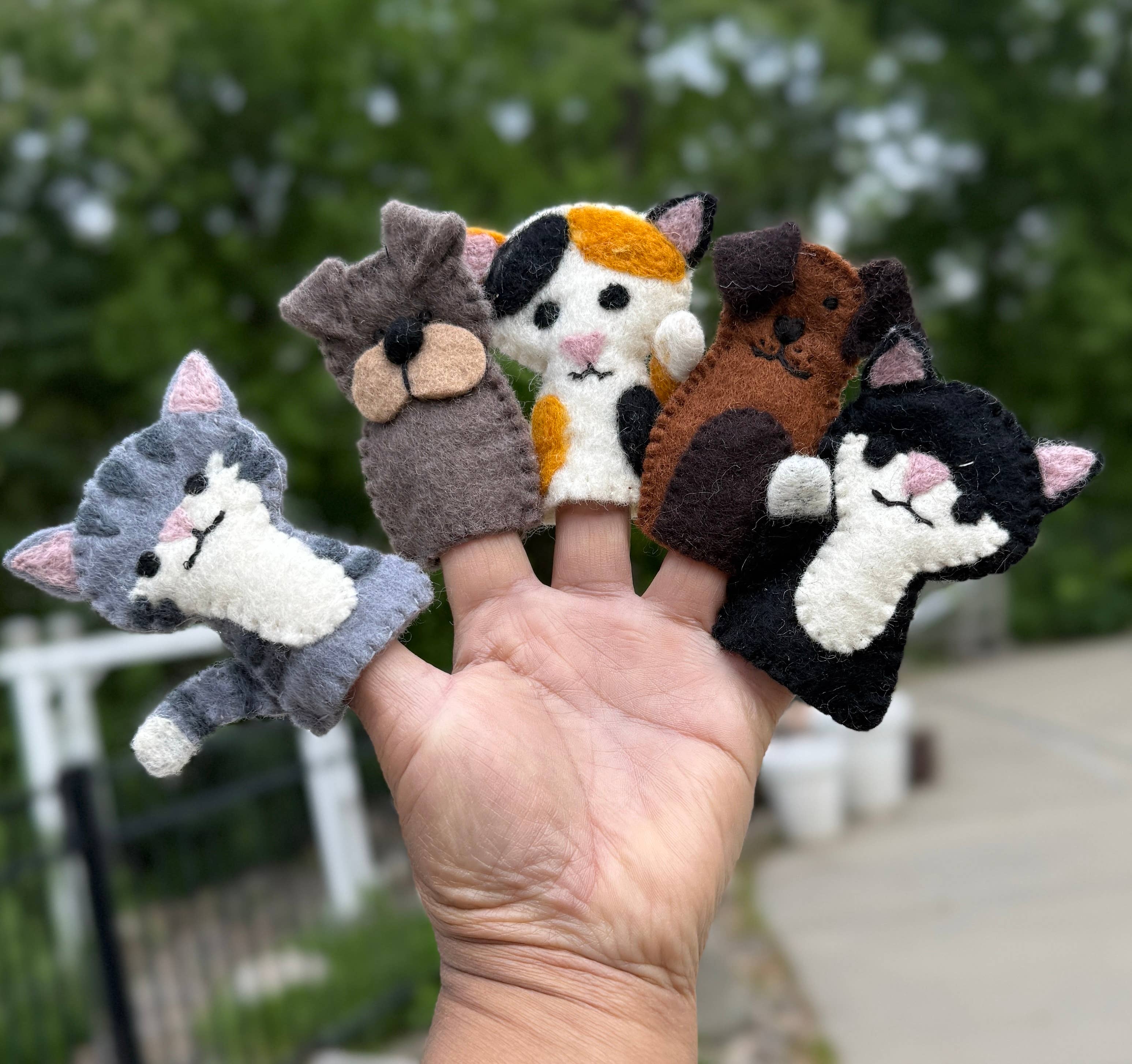 Lungta Imports - Wholesale Finger Puppet - Kids & Baby - Finger Puppets, Cats & Dogs, Hand Felted Set of 5 pcs0
