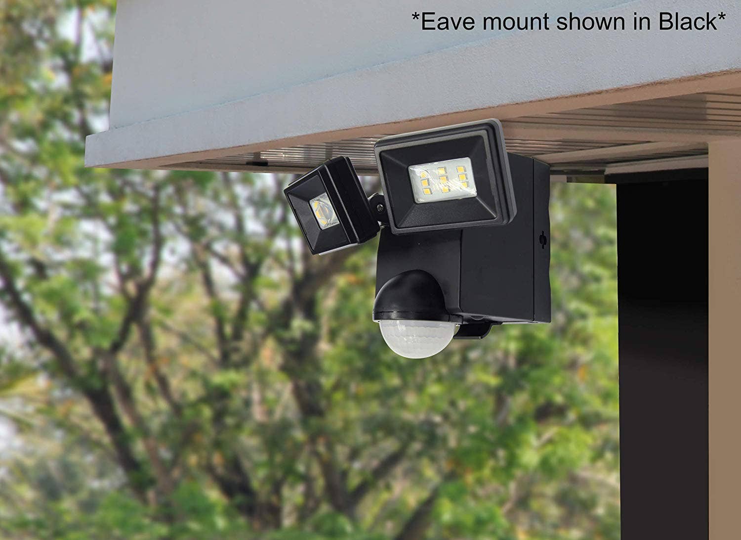 FLI Products - Wholesale Buiten/gazonlicht - IQ America Motion Security schijnwerper, op batterijen, LED van 700 lumen, dakkapel of wandmontage, opslag, garagegrilllamp op zolder, brons2