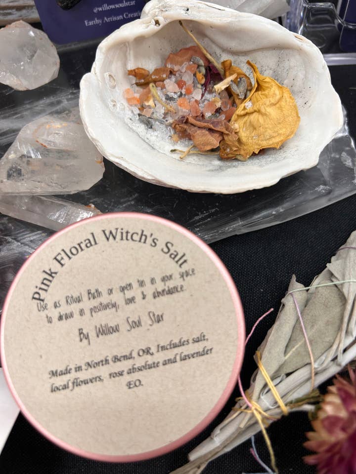 Sel de Sorcière Floral Rose pour la vente par The Witch's Altar