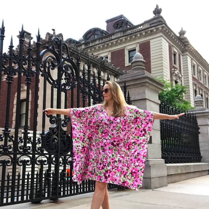 Dancing Hibiscus for wholesale by Dana Cooper Bermuda