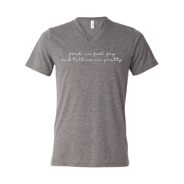 Camiseta Feed Me Fish Fry. Gris. para venta al por mayor de Up North Boutique