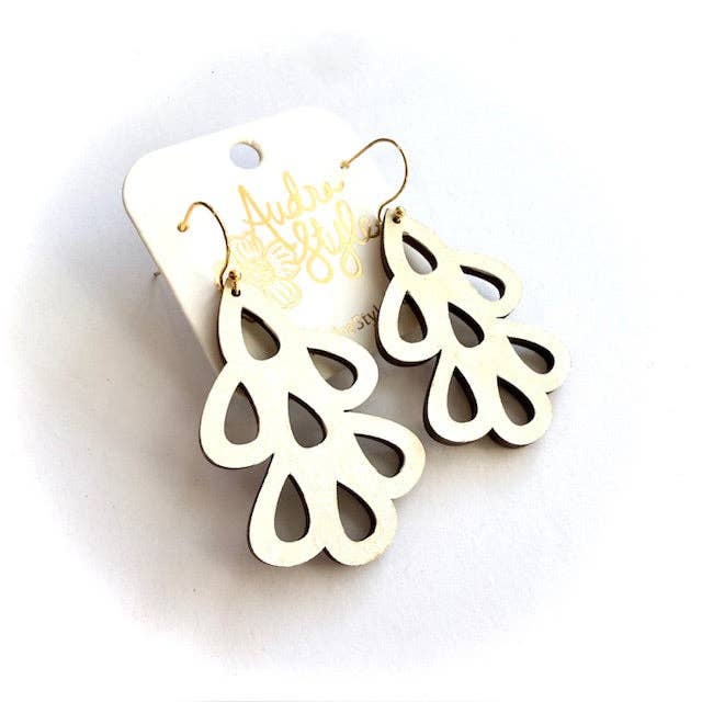 Boucles d'oreilles pendantes pour la vente par Audra Style