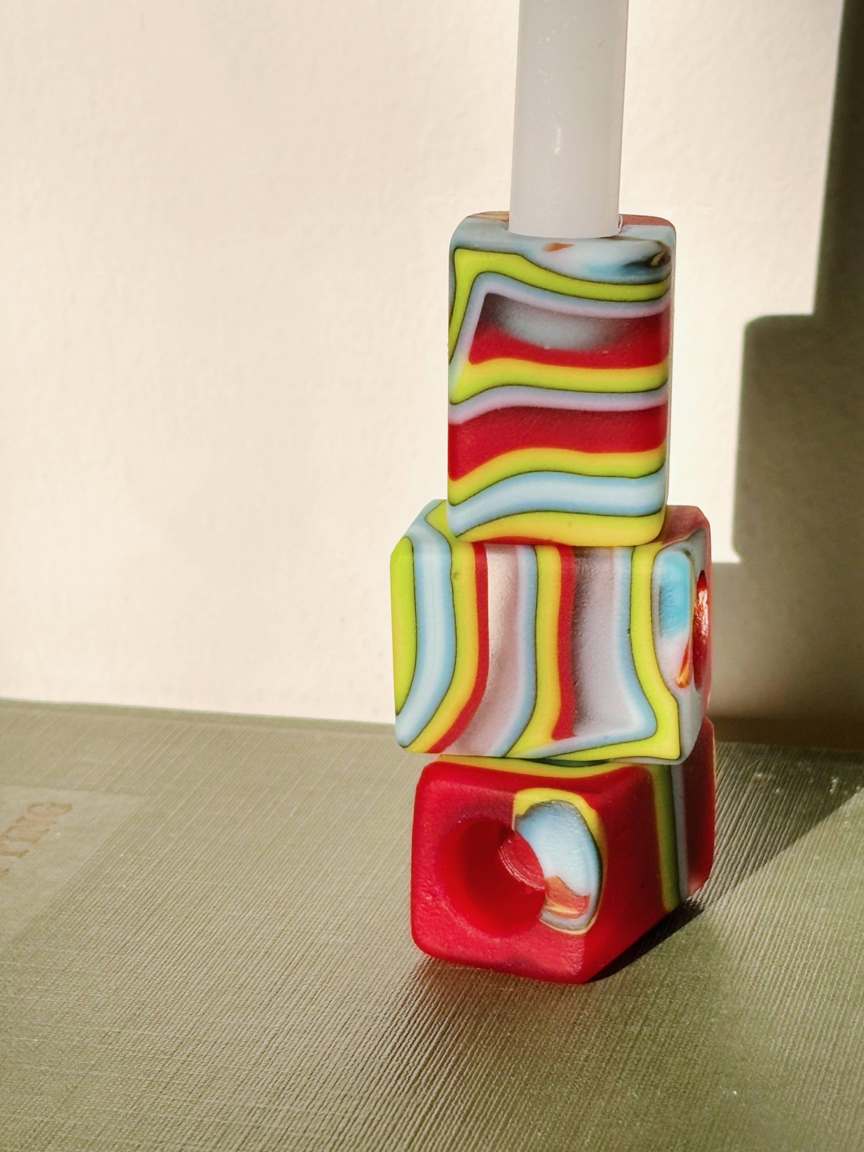 Morgan Gilbreath - Vente Bougeoirs - Mini porte-bougies en verre recyclé aux couleurs opaques7