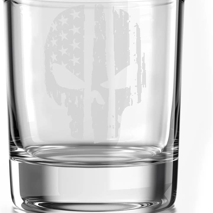 Old Southern Brass - Vendita all'ingrosso Bicchieri da cocktail/superalcolici - Bicchiere da whisky Punisher Skull American Flag, capacità 10 oz