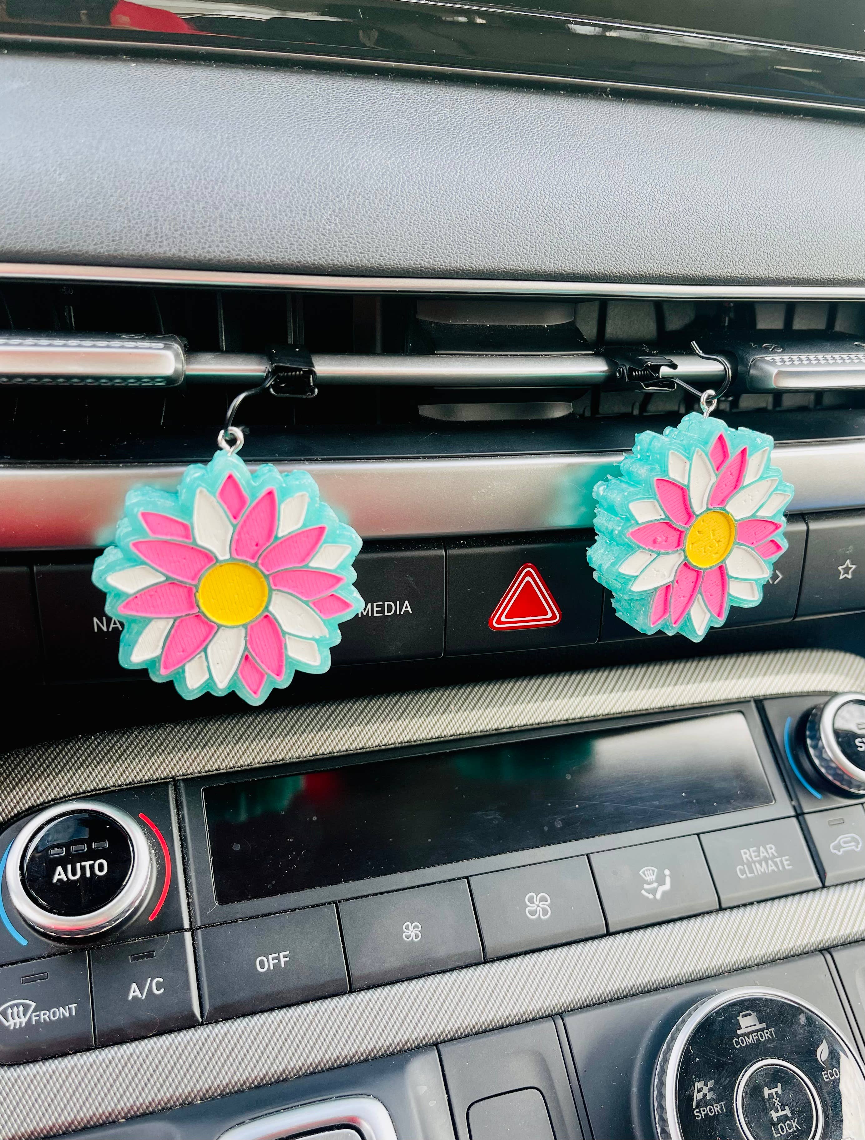 Stay Fresh’ies Air Fresheners – wholesale Car Freshener - Women’s – Daisy Flower VENT Clip Car Freshie (set of 2) 4